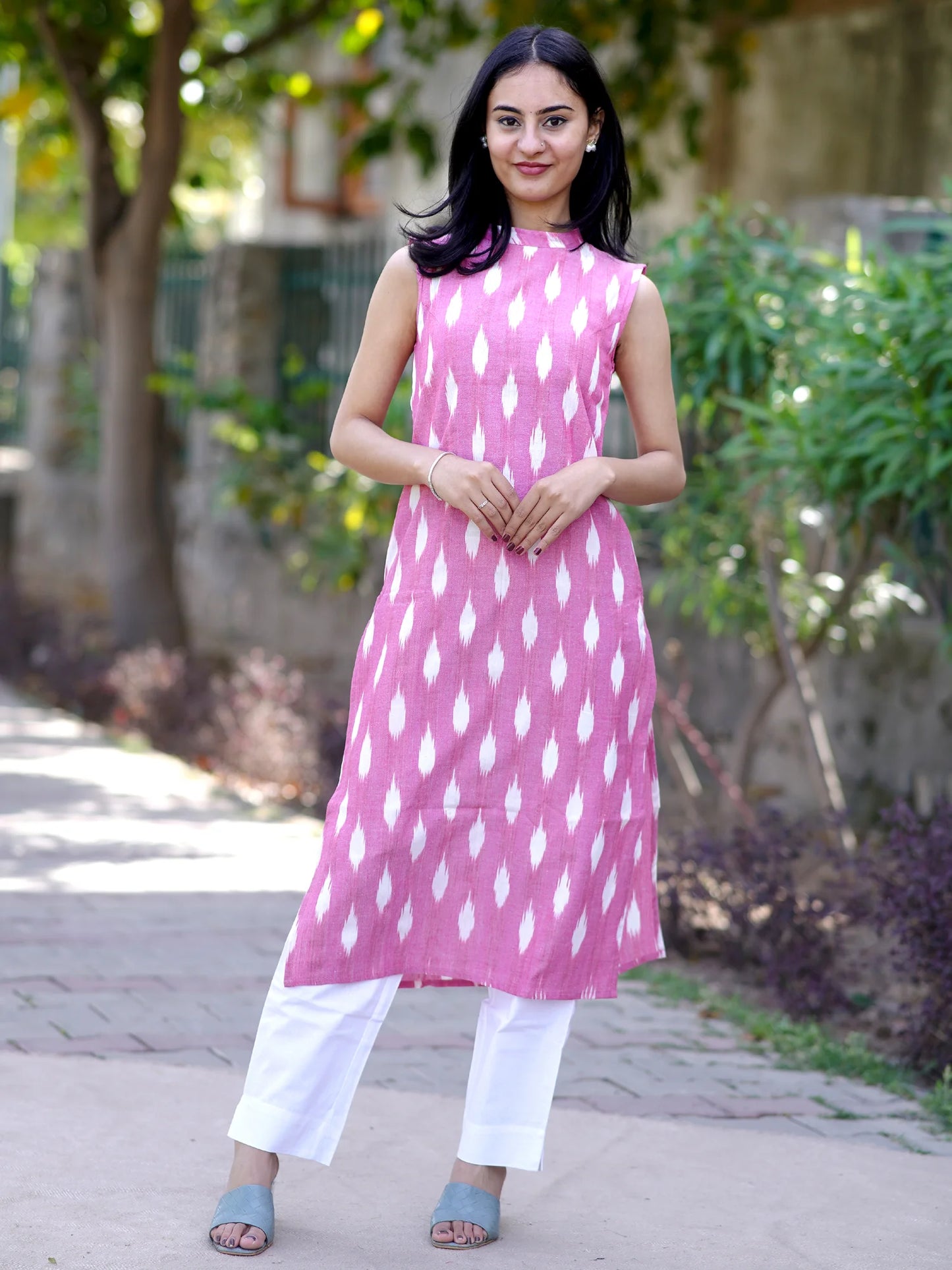 Baby Pink IKKAT Handloom Sleeveless Cotton Kurta