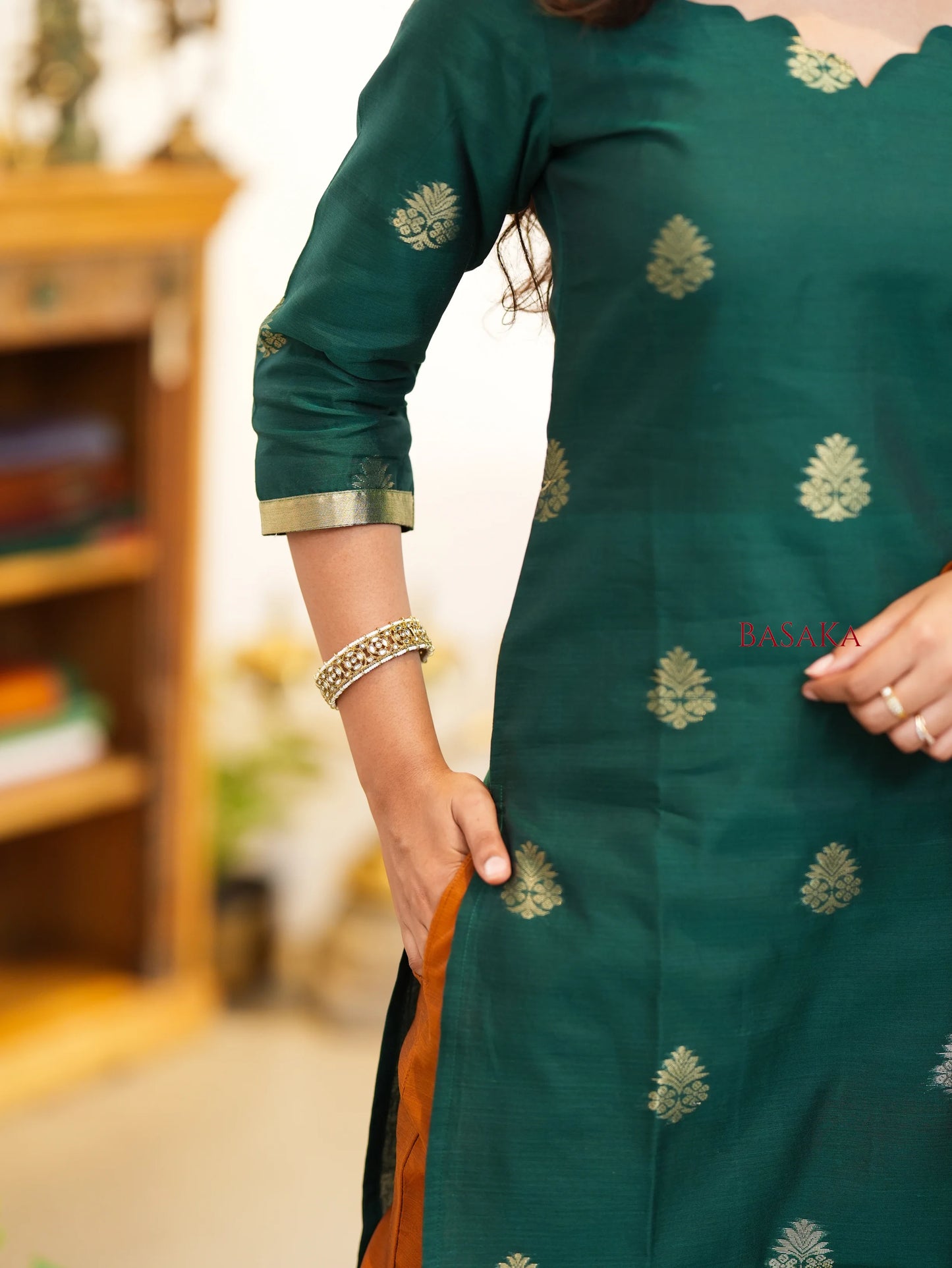 British Green n Bronze Kora Silk Suit Set (3 pcs.) with lining.