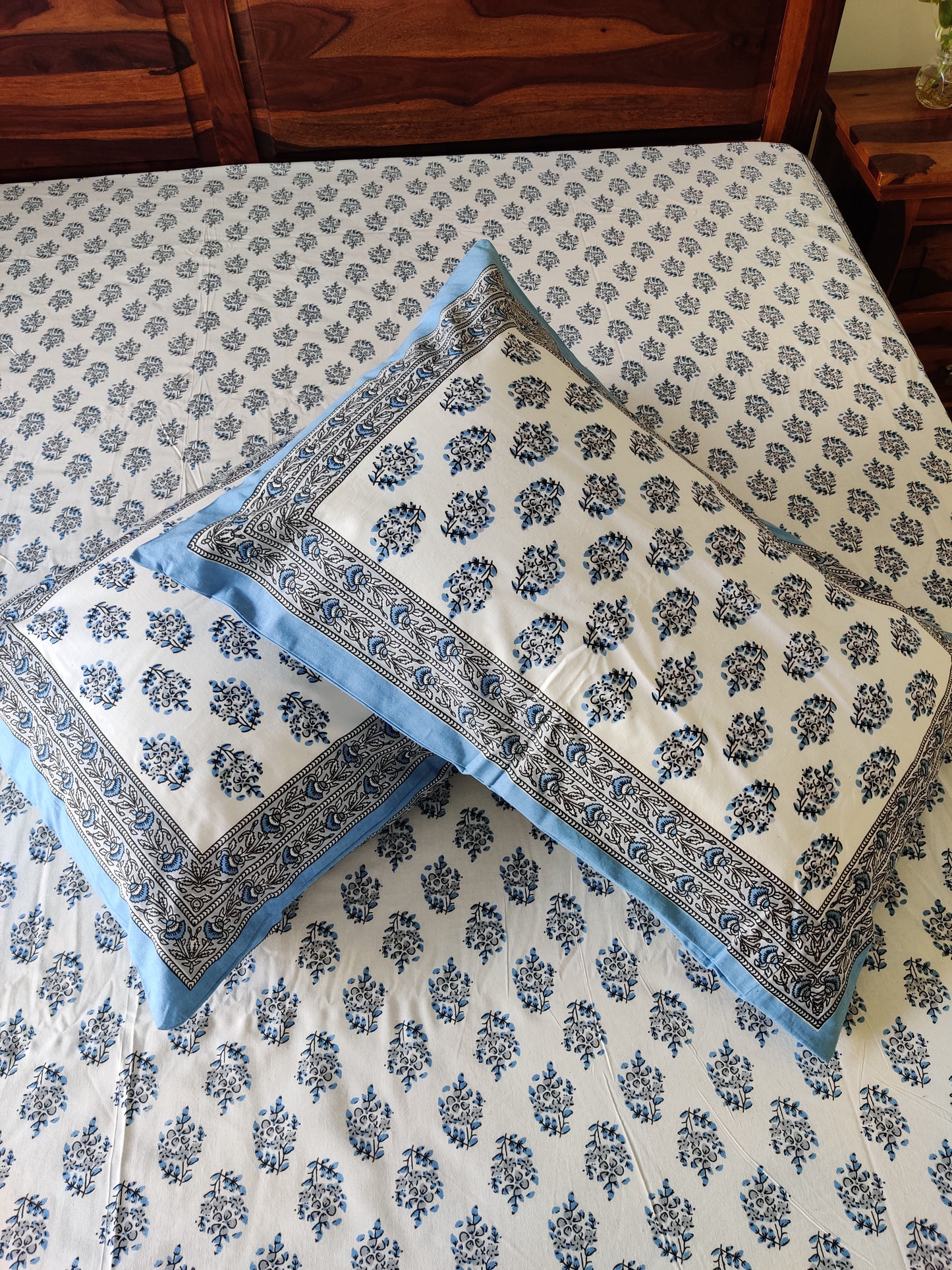 Kamali Blue Floral COTTON Bedsheet with Two Reversible Pillow Covers