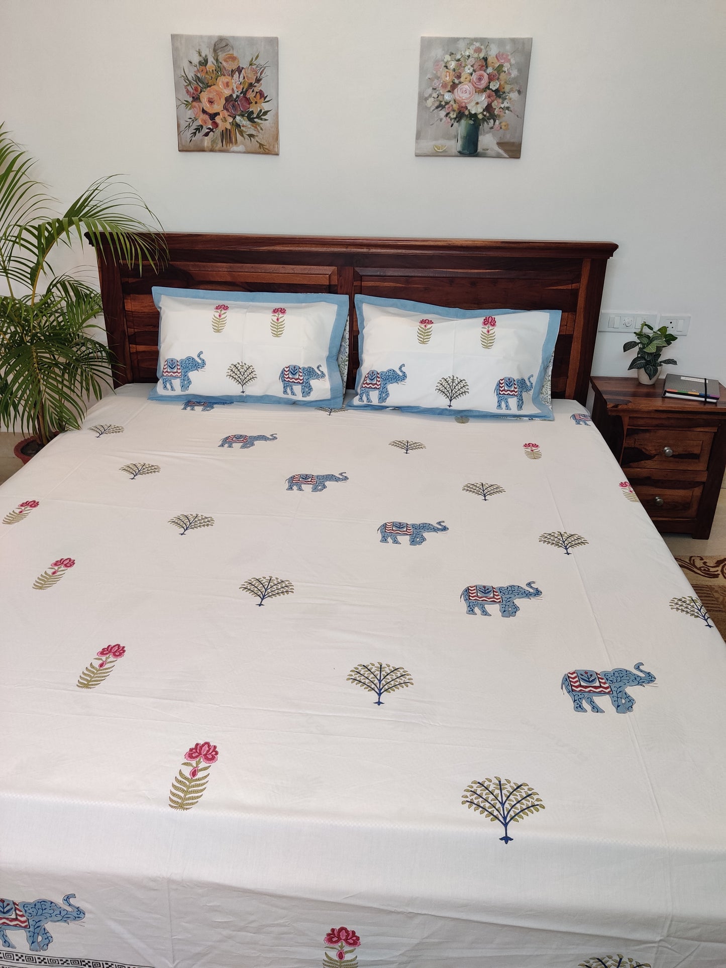 Premium Hand Block Printed Buti COTTON Bedsheet with Reversible 2 Pillow Covers