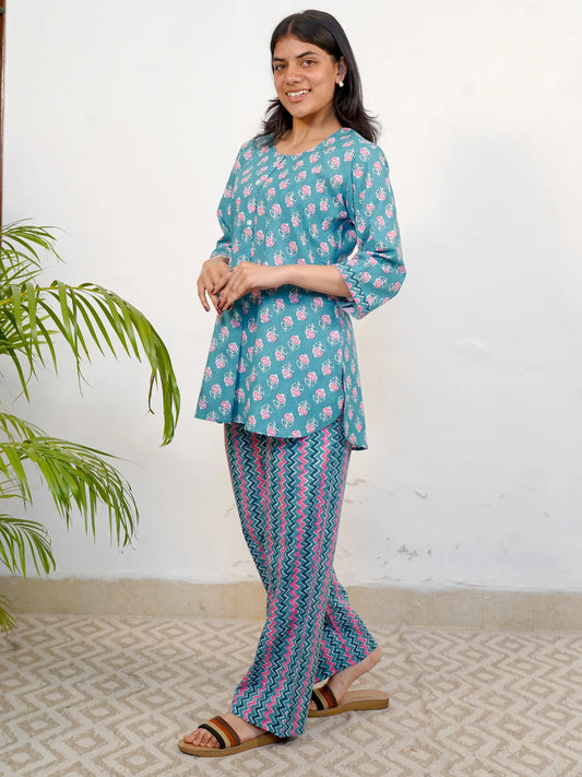 Maximum Blue Floral COTTON Lounge Set