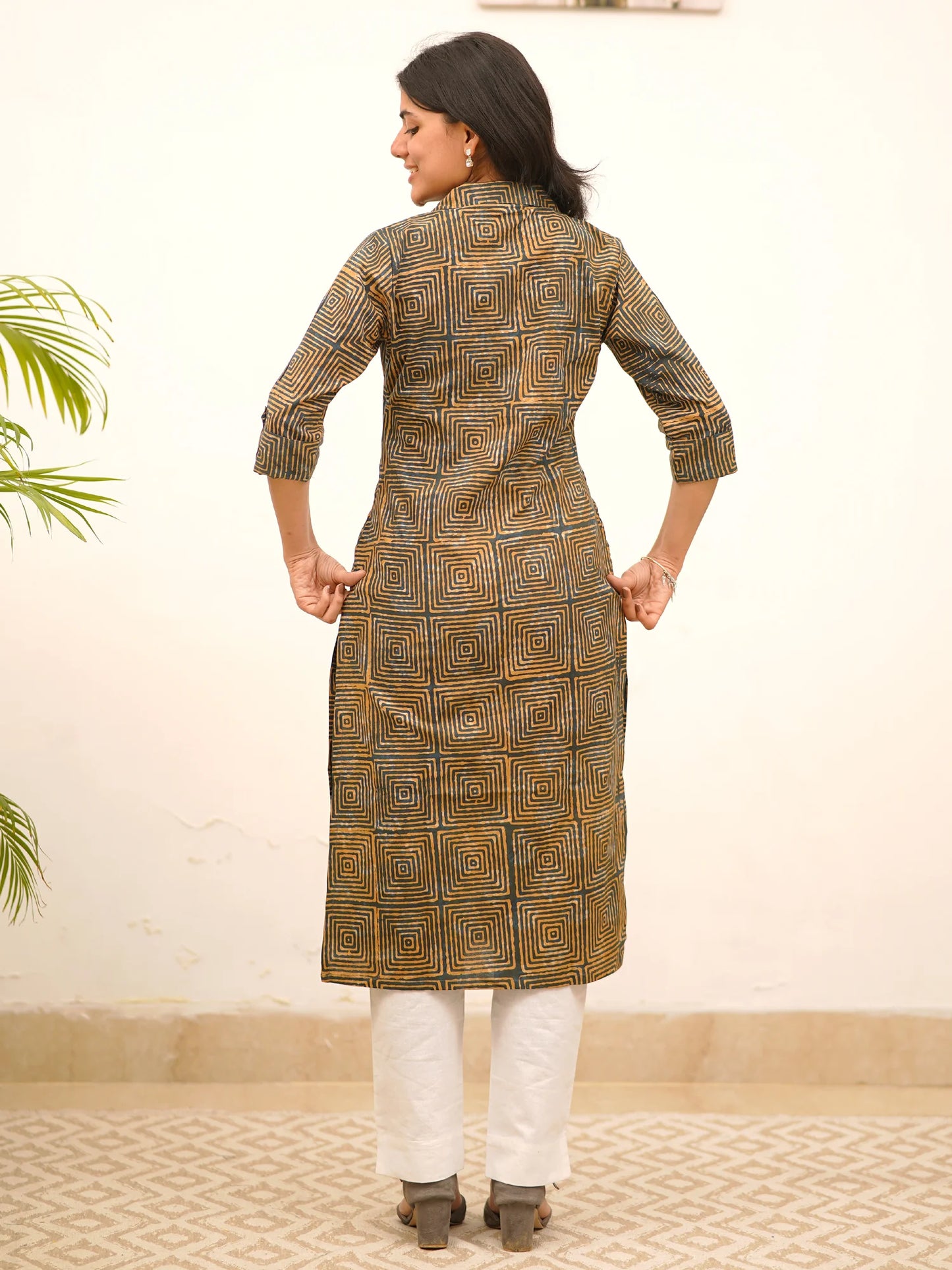 Bottle Green Diamond Shirt Collar Kurta