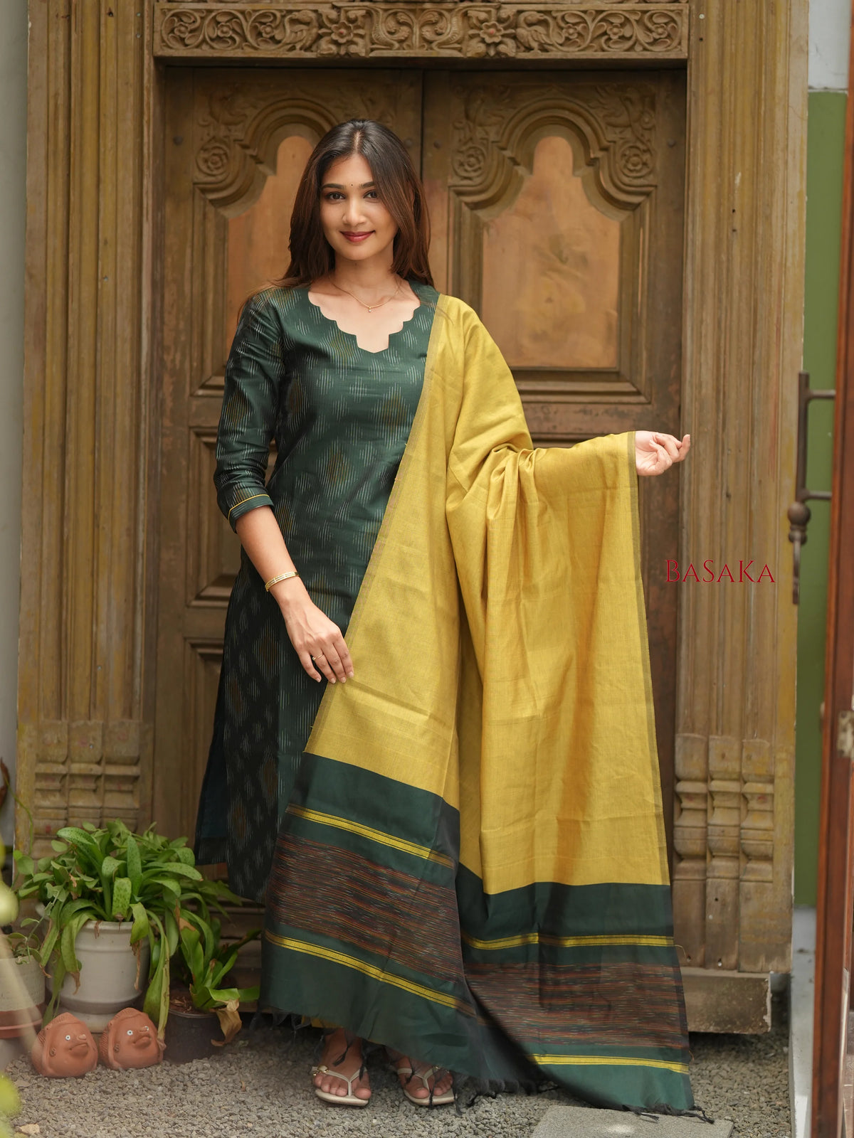 Bottle Green Ikkat Suit Set (3pcs.) with lining