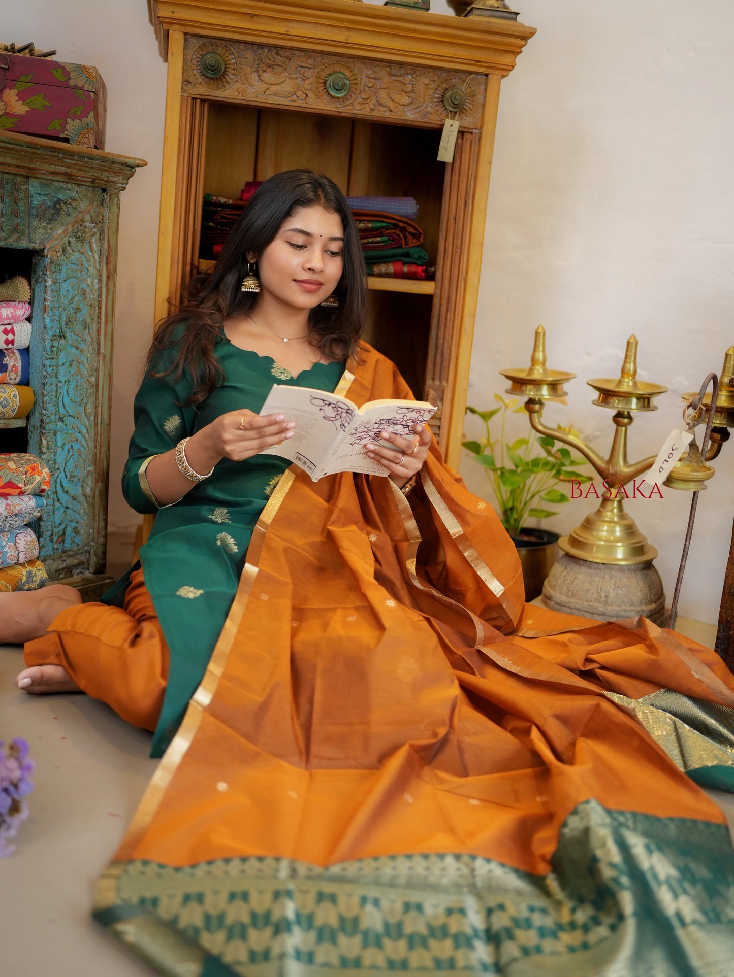 British Green n Bronze Kora Silk Suit Set (3 pcs.) with lining.