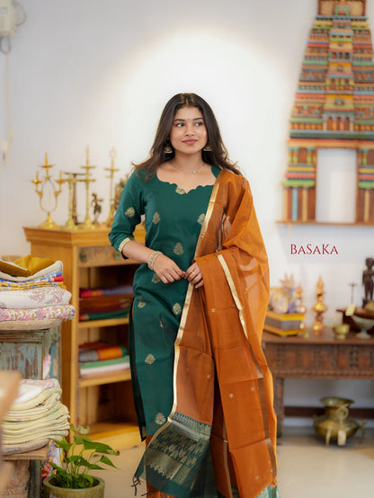 British Green n Bronze Kora Silk Suit Set (3 pcs.) with lining.