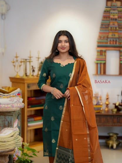 British Green n Bronze Kora Silk Suit Set (3 pcs.) with lining.