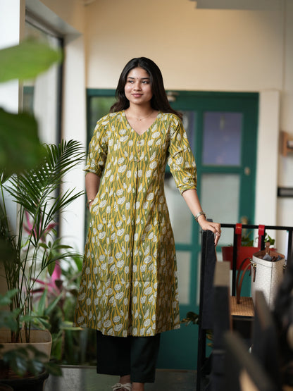 Garden Roses Box Pleated COTTON Kurta
