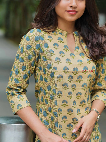 Garden Roses Charm A-line COTTON Kurta