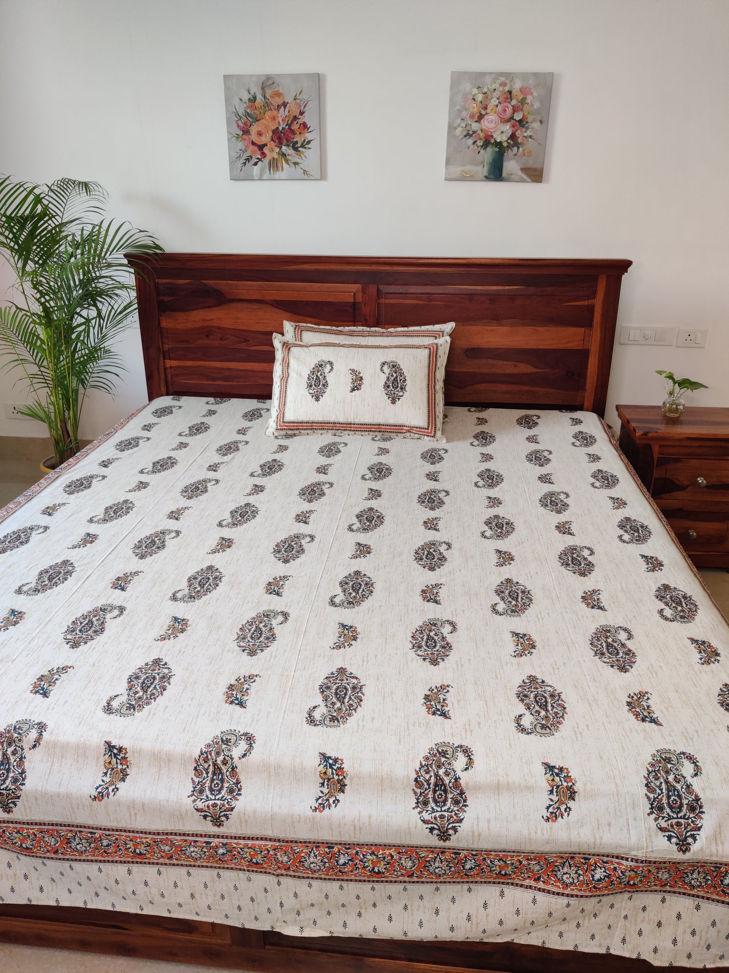 Aaliyah Mughal Motif COTTON Bedsheet with Two Reversible Pillow Covers