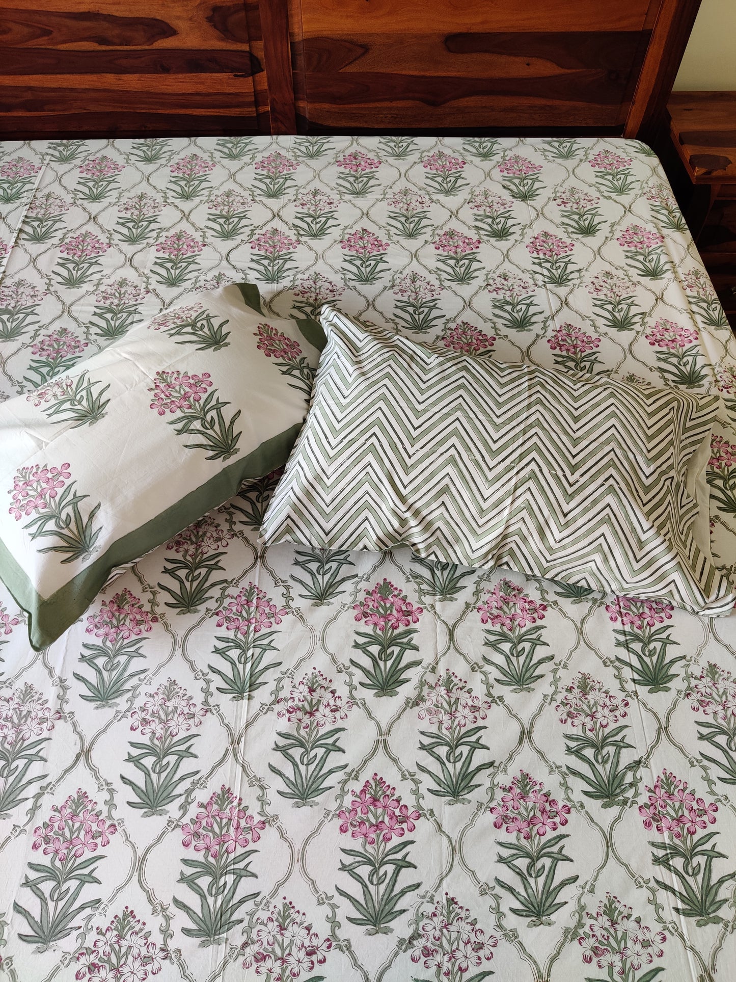 Premium Hand Block Printed Lavender Floral COTTON Bedsheet with Reversible 2 Pillow Covers