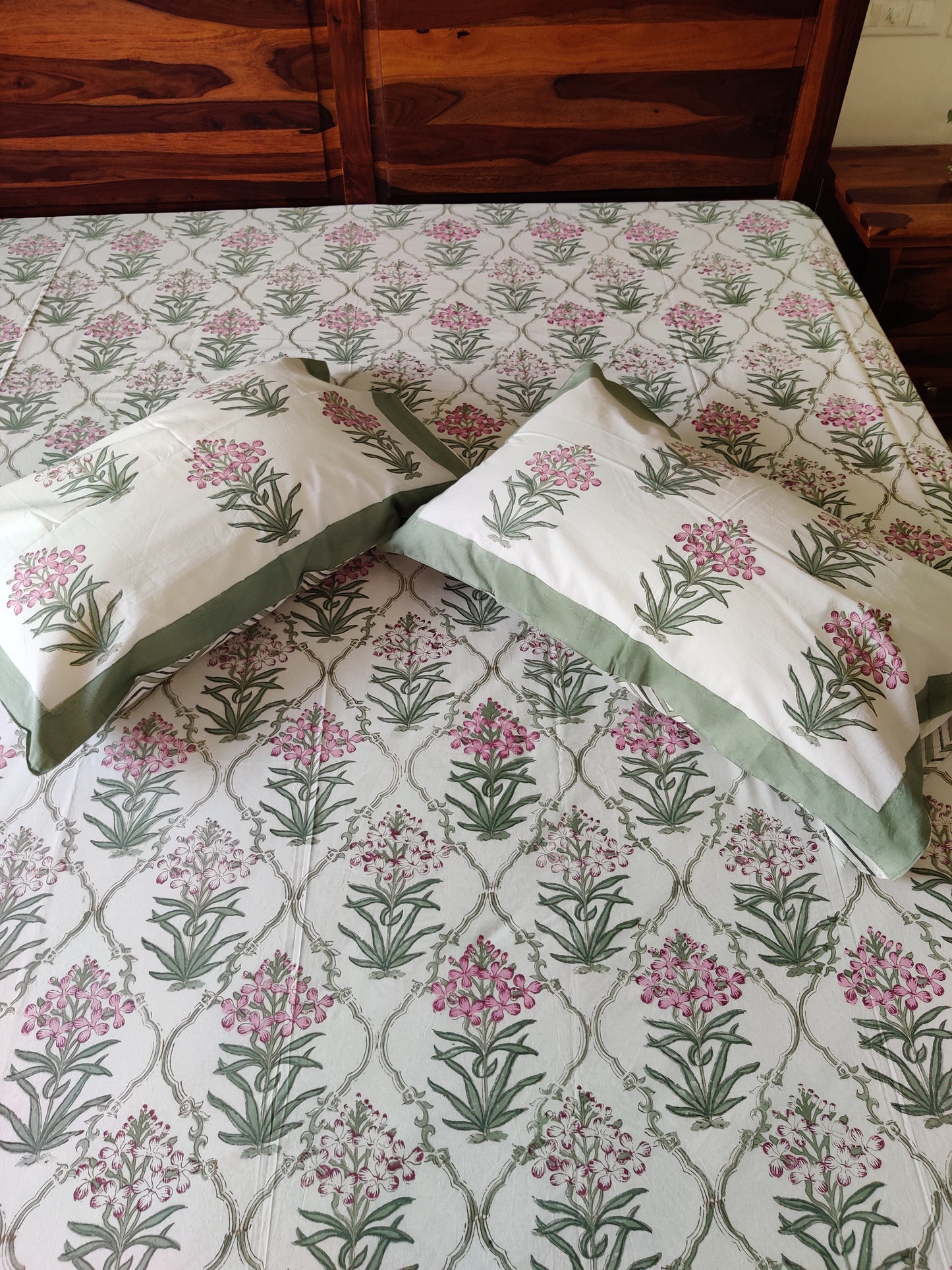 Premium Hand Block Printed Lavender Floral COTTON Bedsheet with Reversible 2 Pillow Covers