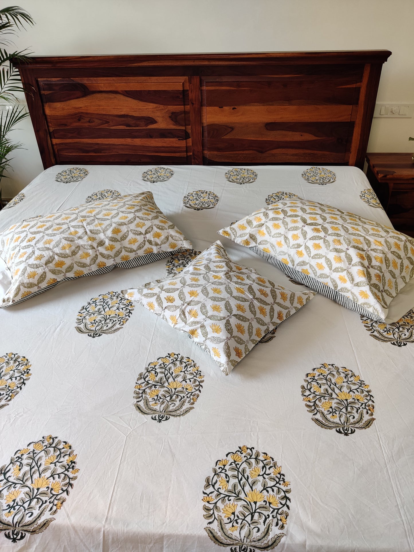 Premium Hand Block Printed Orange Buti COTTON Bedsheet with Reversible (2 Pillow+1 Cushion) Covers