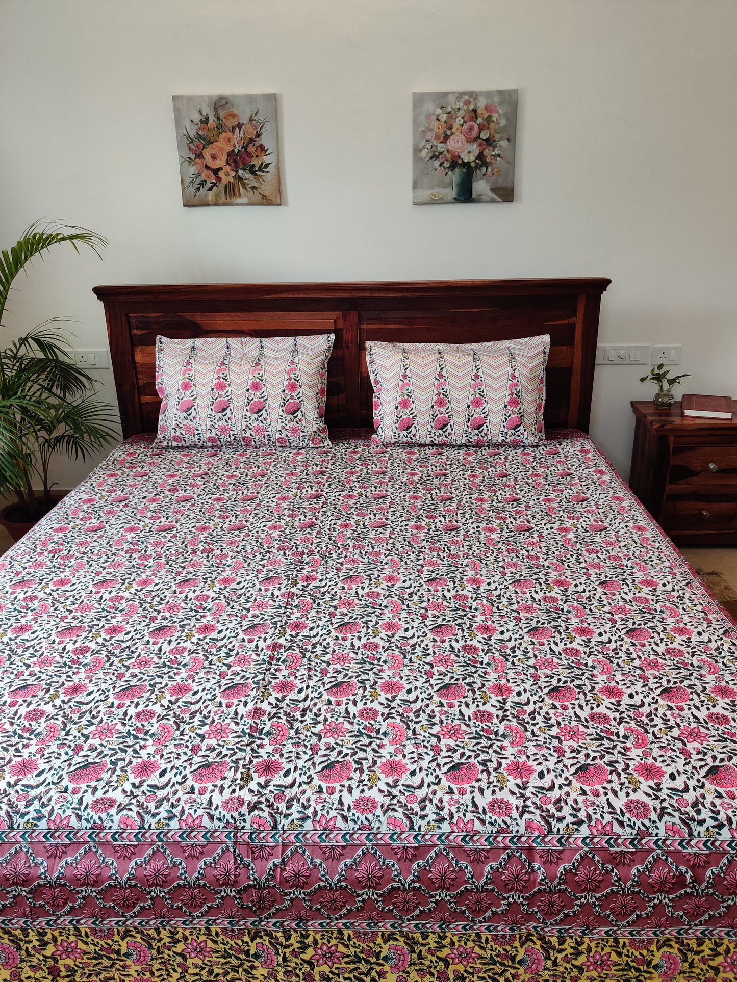 Aaliyah Pink Floral King Size COTTON Bedsheet with Two Reversible Pillow Covers