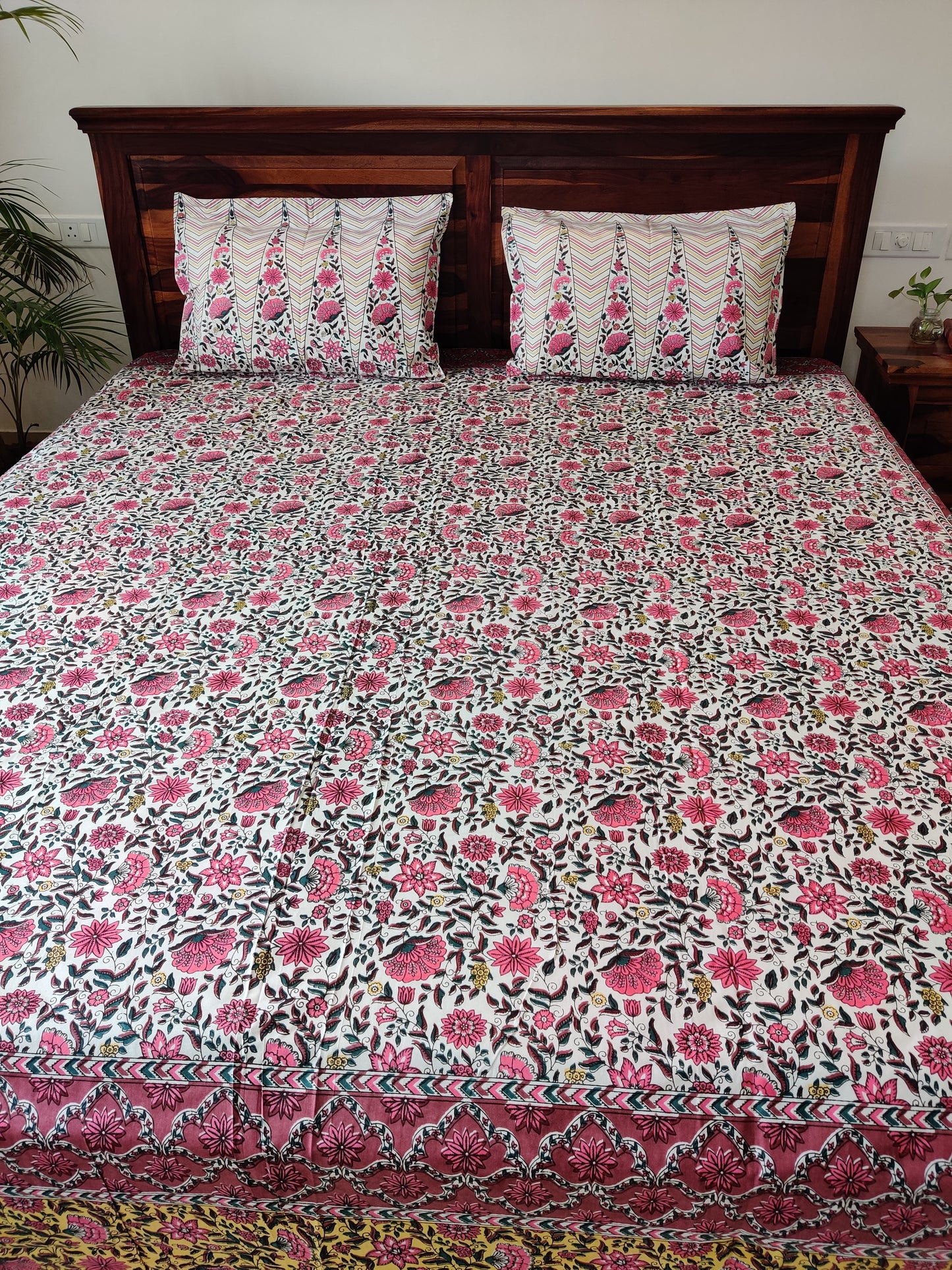 Aaliyah Pink Floral King Size COTTON Bedsheet with Two Reversible Pillow Covers