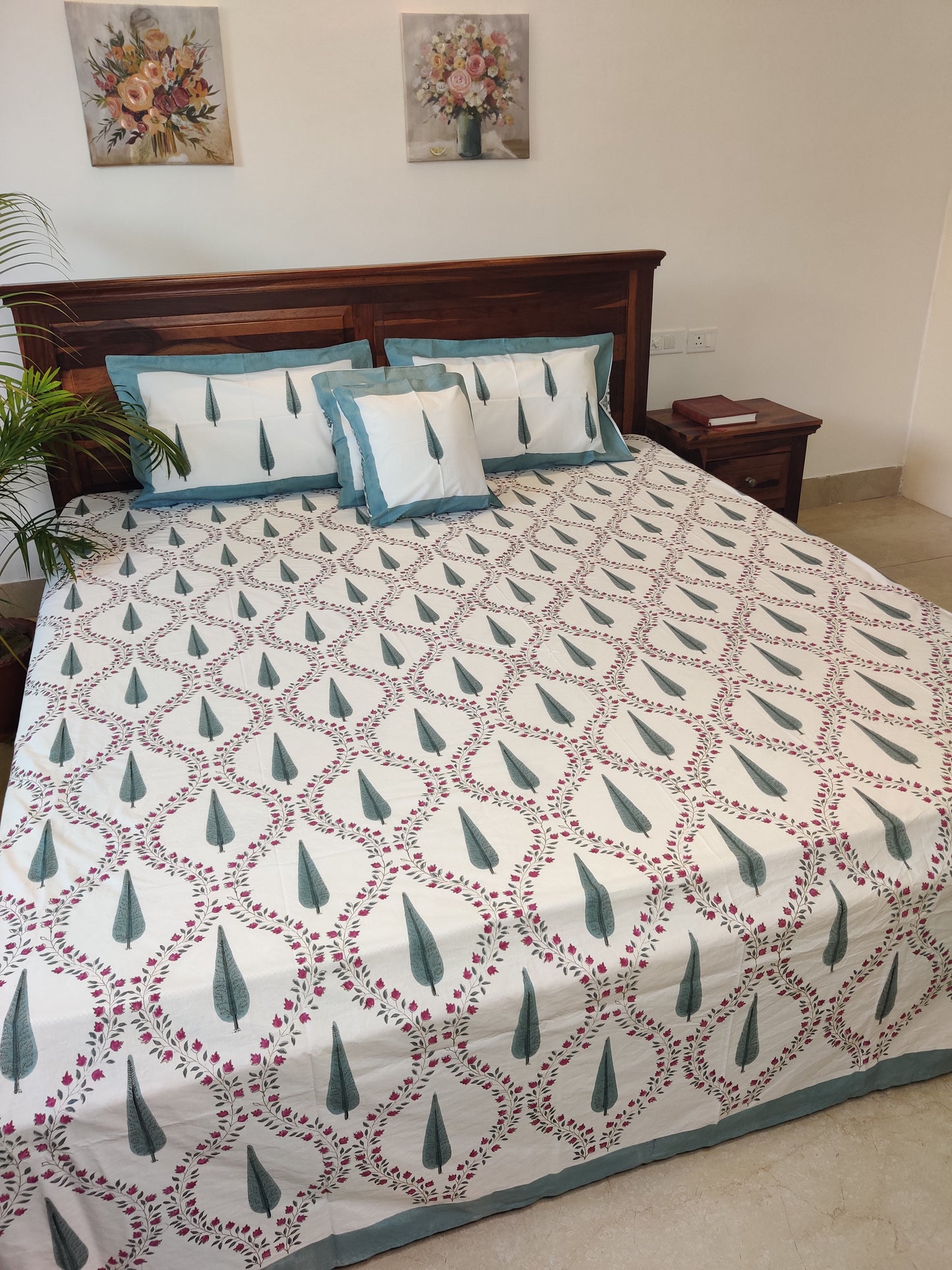 Premium Hand Block Printed Green Cypress COTTON Bedsheet with Reversible (2 Pillow +1 Cushion) Covers