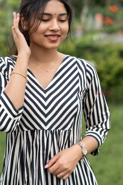 Mono Stripes Gathered COTTON Kurta