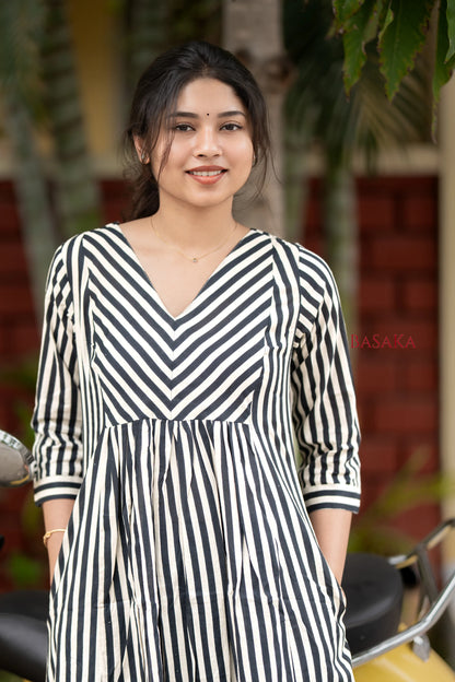 Mono Stripes Gathered COTTON Kurta