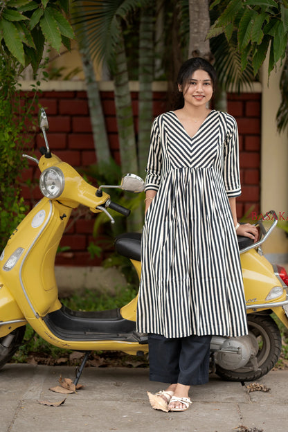 Mono Stripes Gathered COTTON Kurta