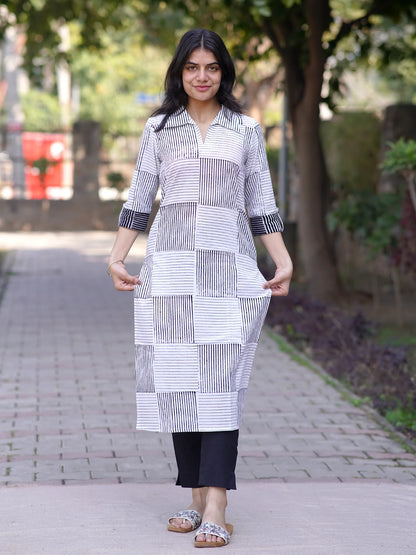 Snowy Black Striped Shirt Collar Kurta