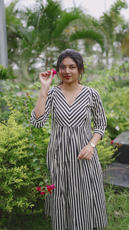 Mono Stripes Gathered COTTON Kurta